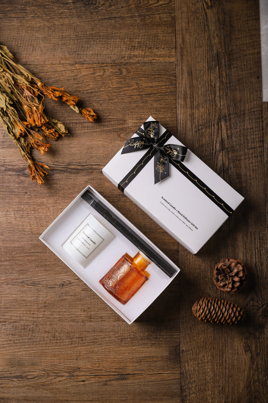 Amber & Moss Soy Wax SCENTED CANDLE + REED DIFFUSER w/ Gift Set