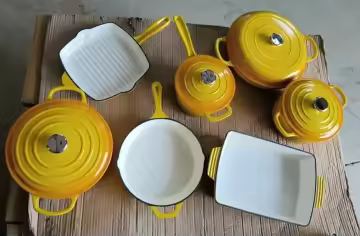 Happiness YELLOW ENAMEL CAST IRON POT - 35 x 26 x 10.5cm / 4.6kg