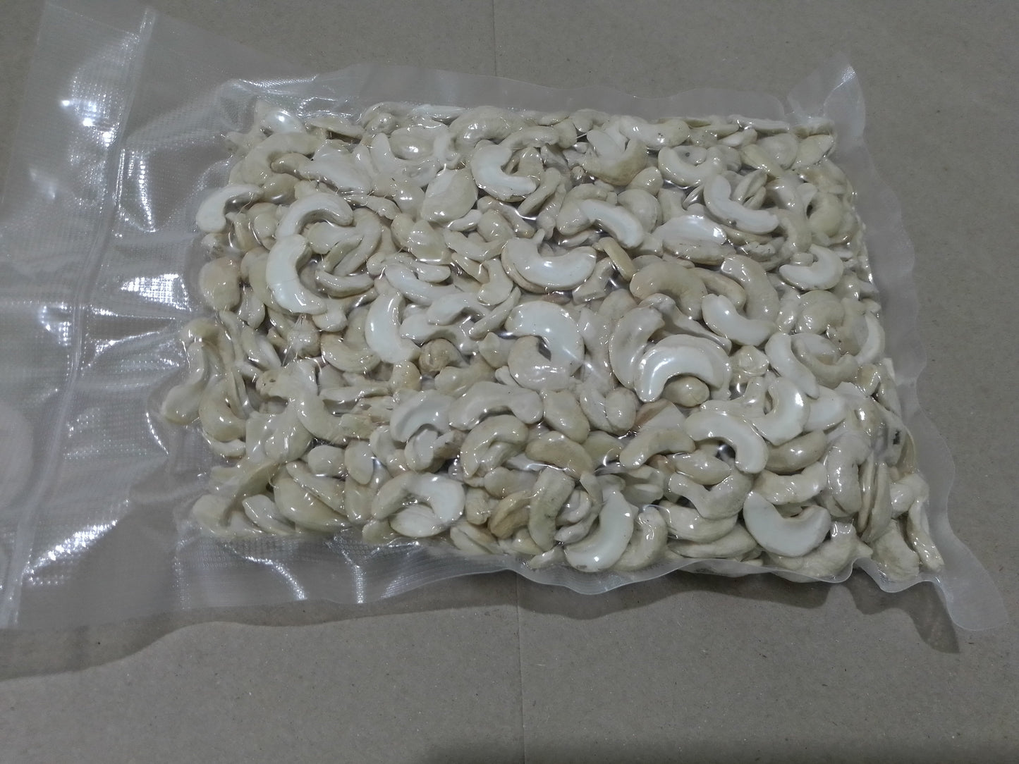 ROASTED SPLIT CASHEW NUTS 500g from Palawan