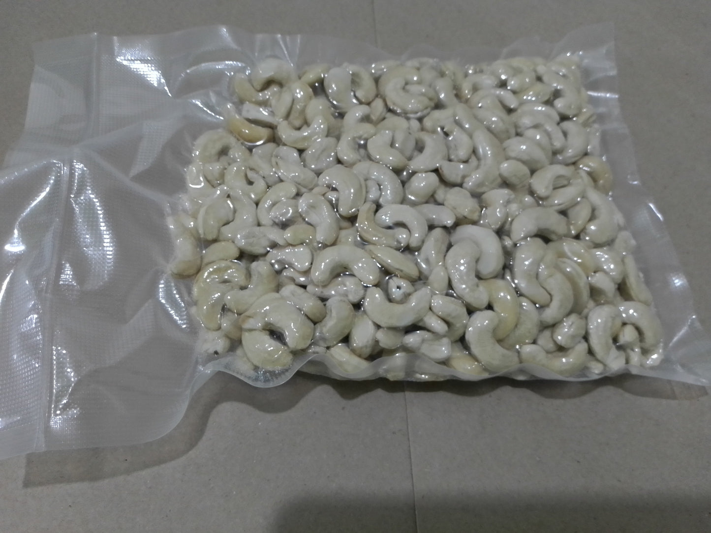 ROASTED WHOLE CASHEW NUTS 500g from Palawan