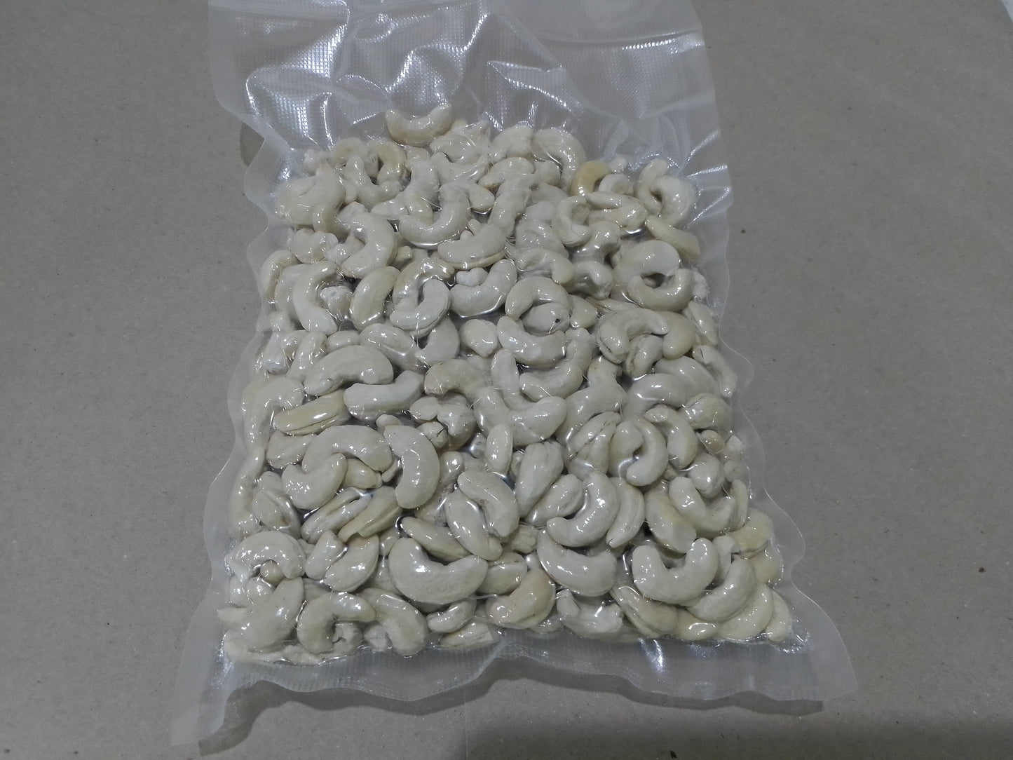ROASTED WHOLE CASHEW NUTS 500g from Palawan