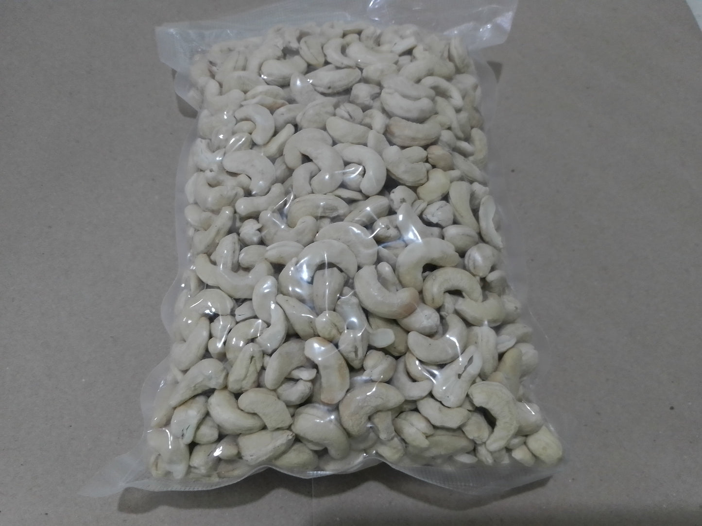 ROASTED WHOLE CASHEW NUTS 1KG from Palawan
